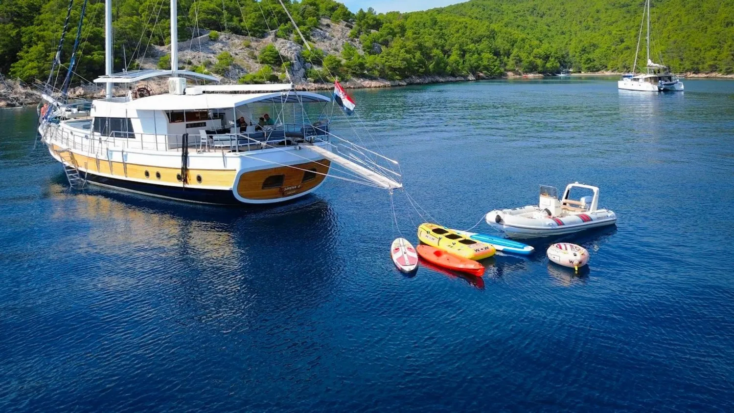 yacht-592115