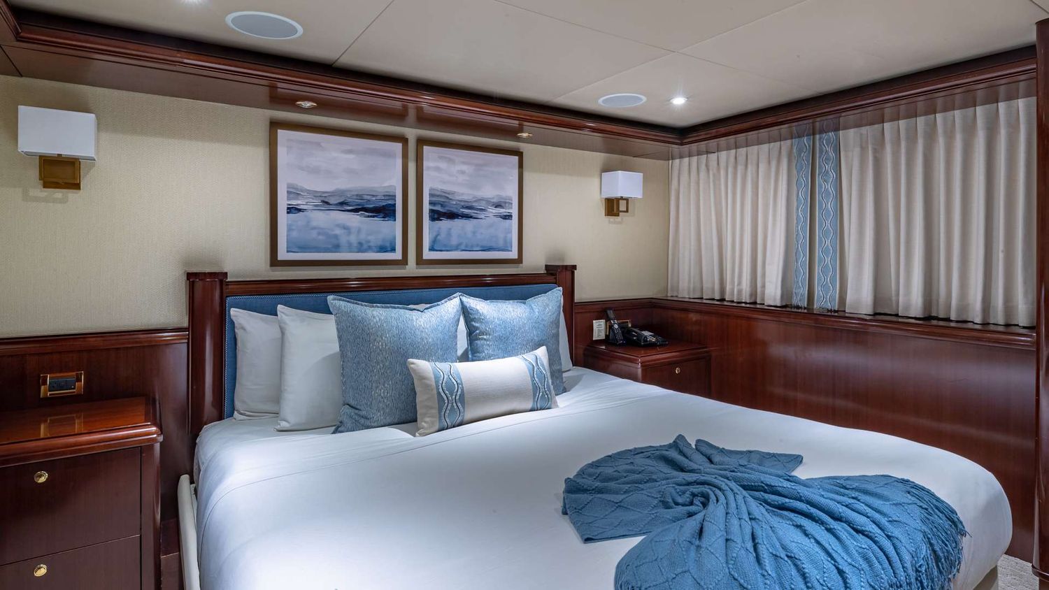 yacht-70131