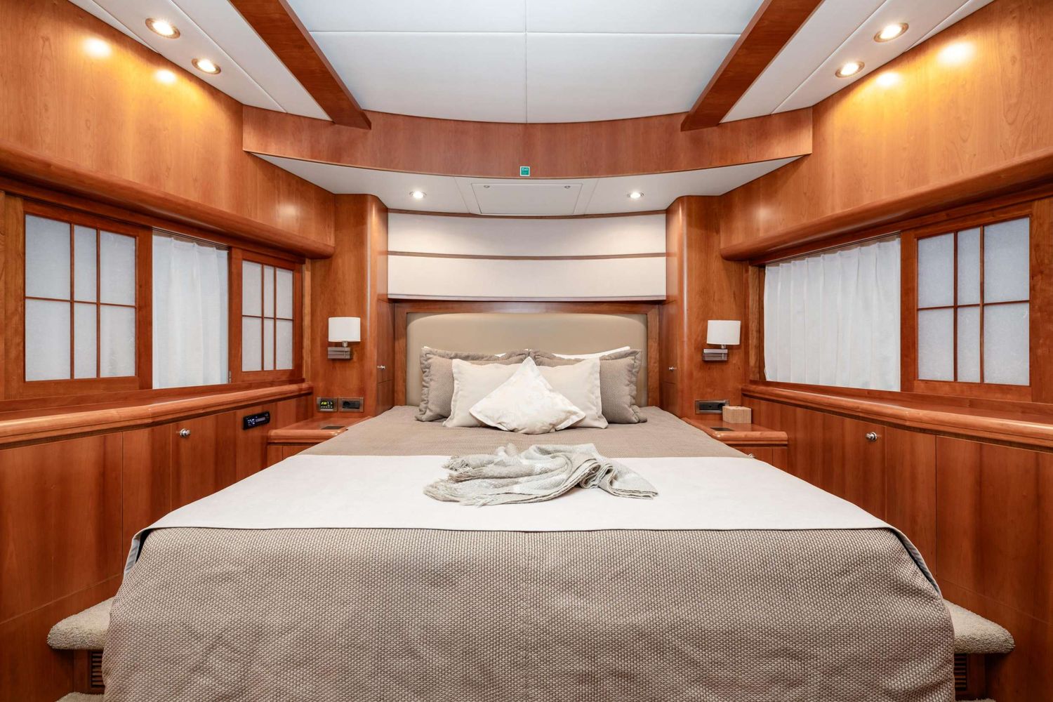 yacht-1385