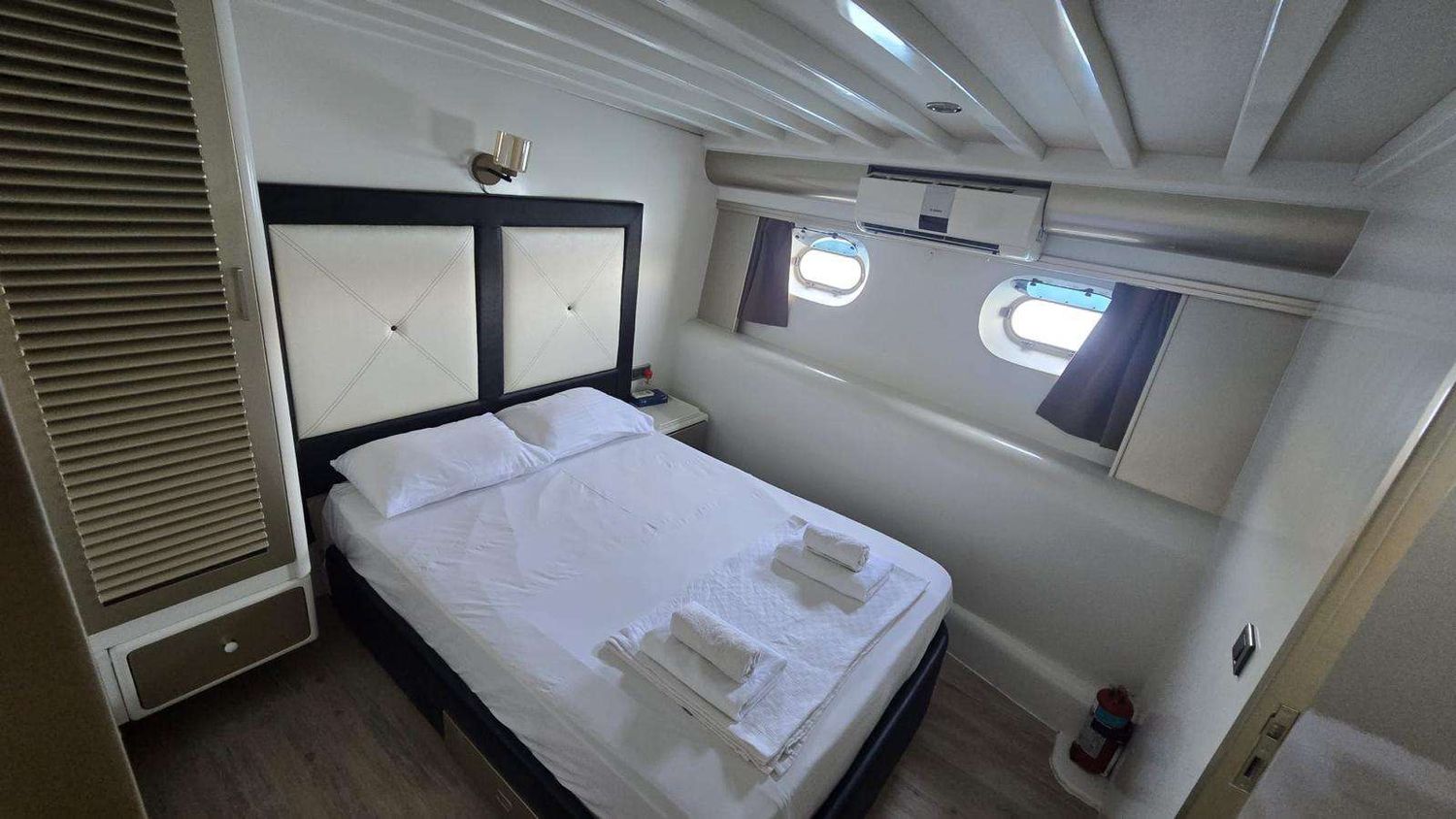 yacht-70406