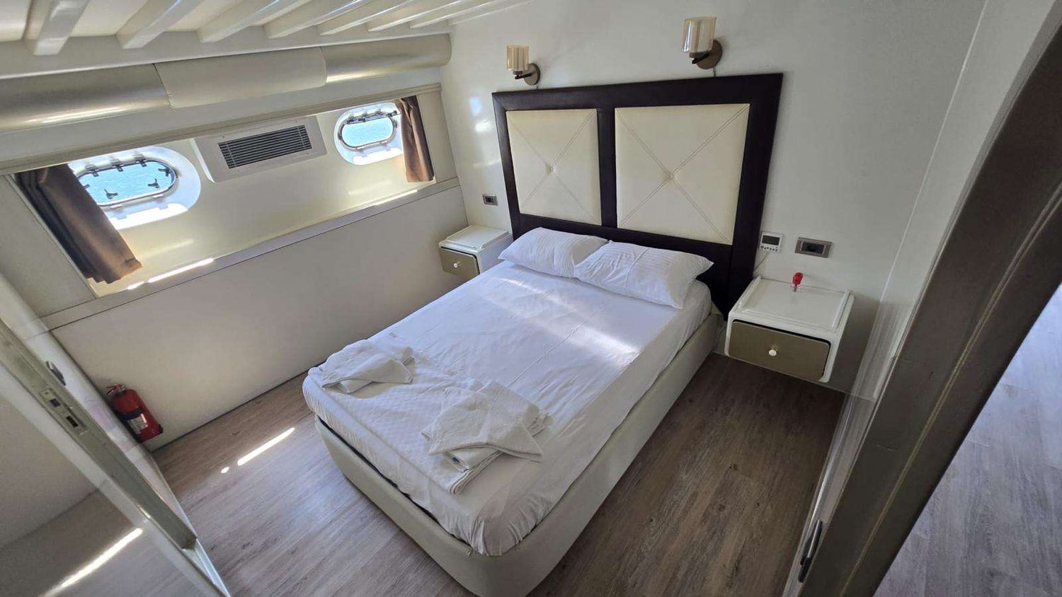yacht-70408