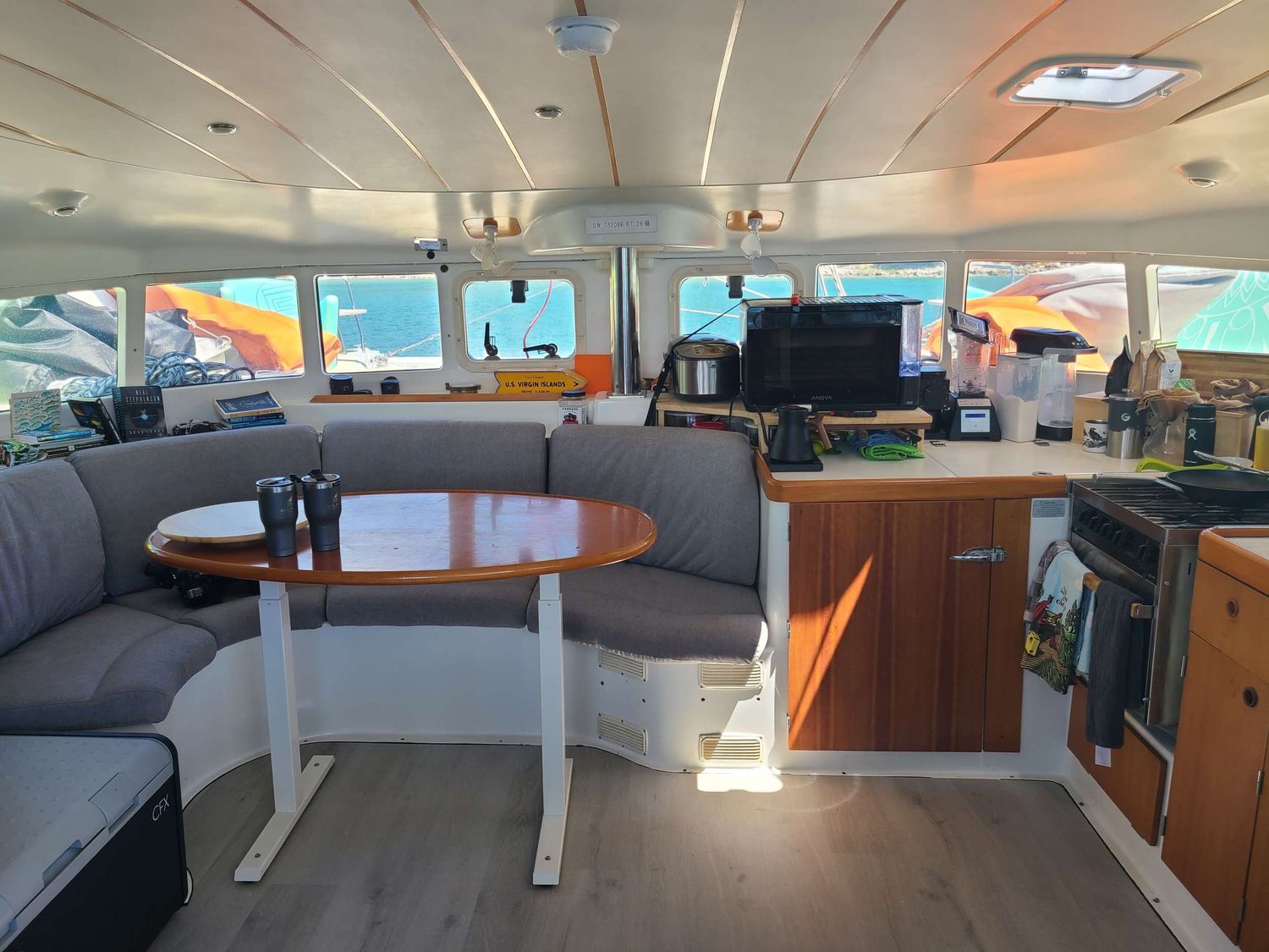 yacht-71075