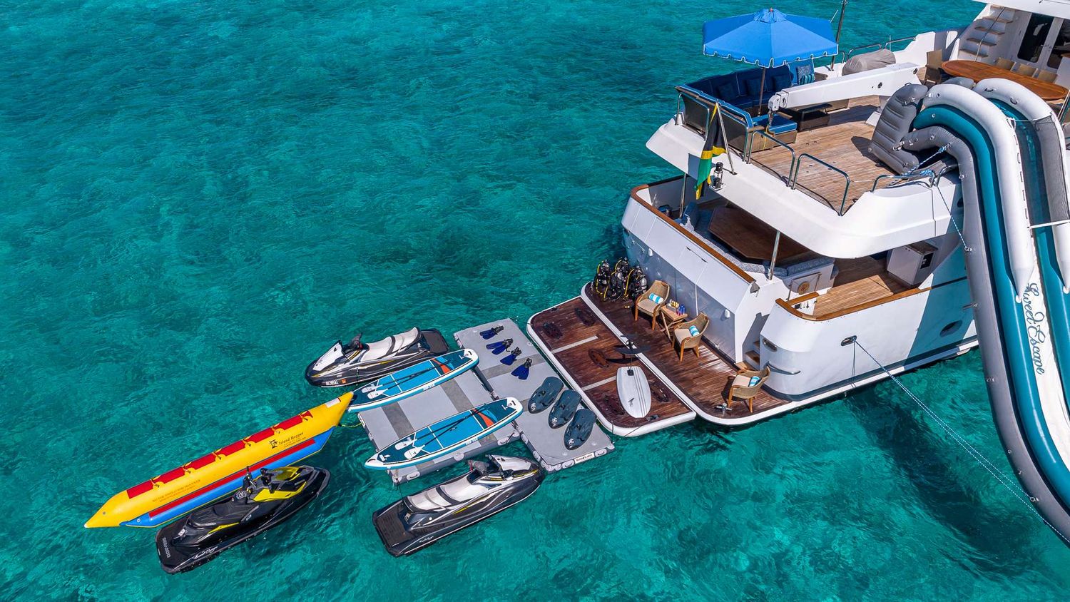 yacht-71205