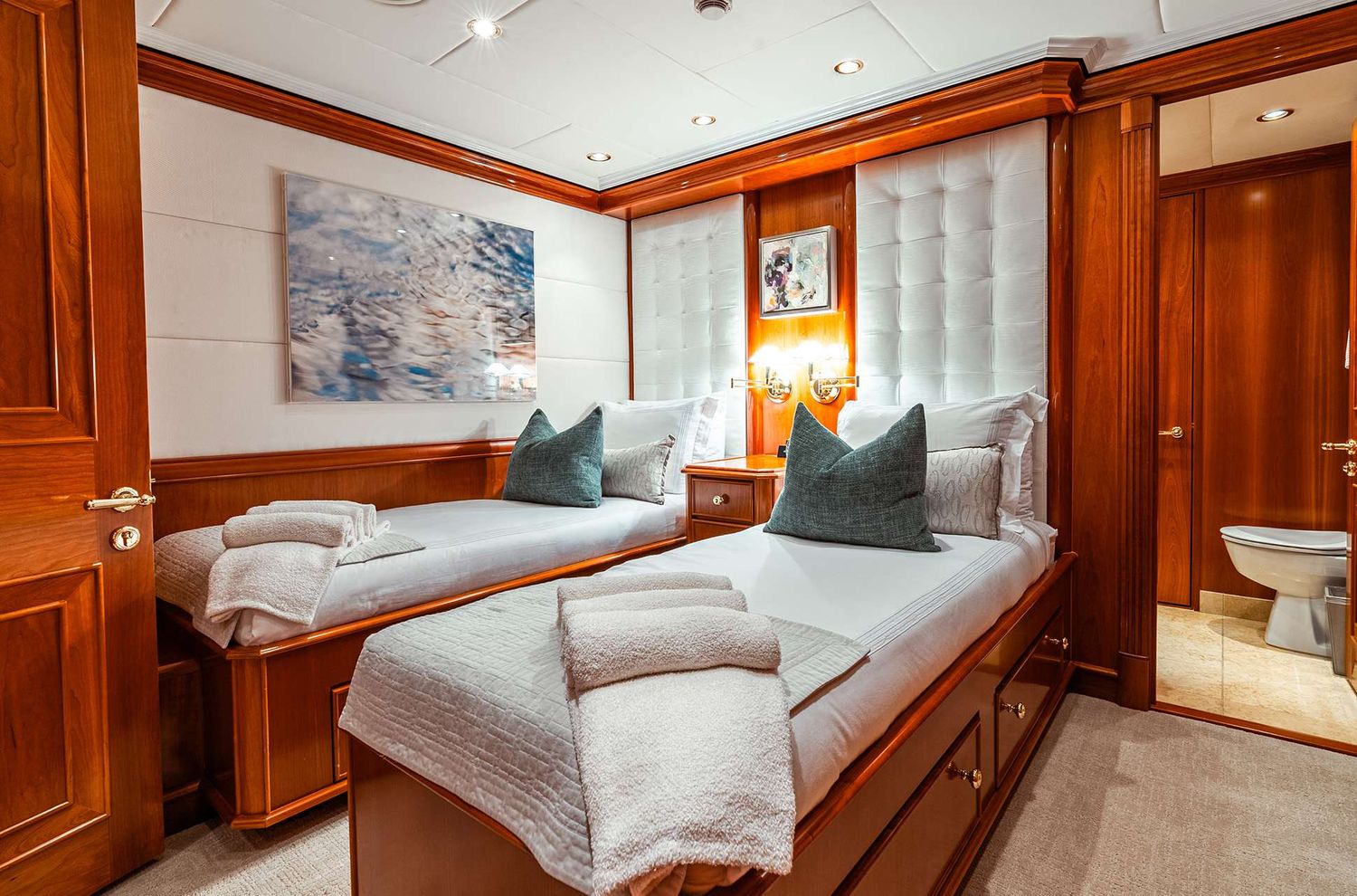 yacht-163999