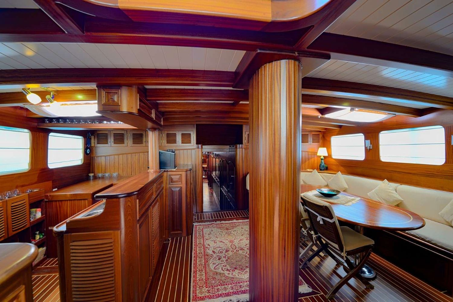 yacht-73211