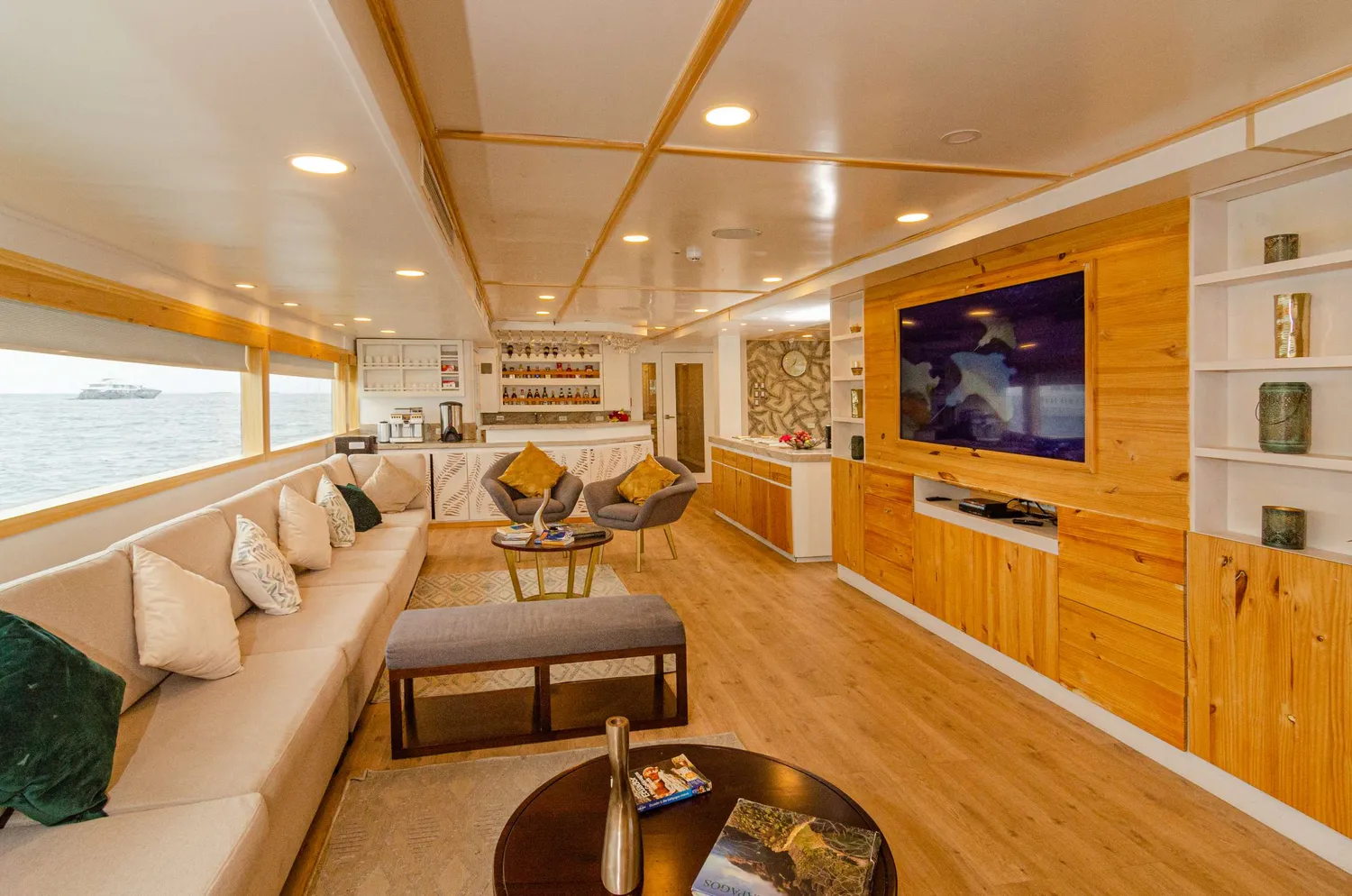 yacht-144218