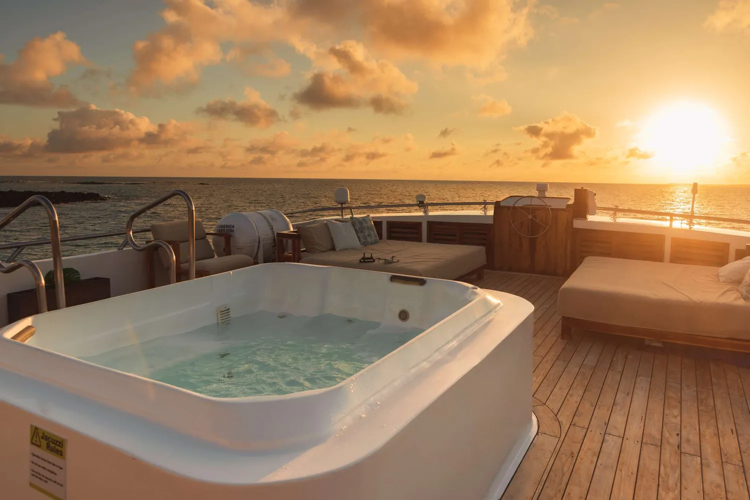 yacht-144220