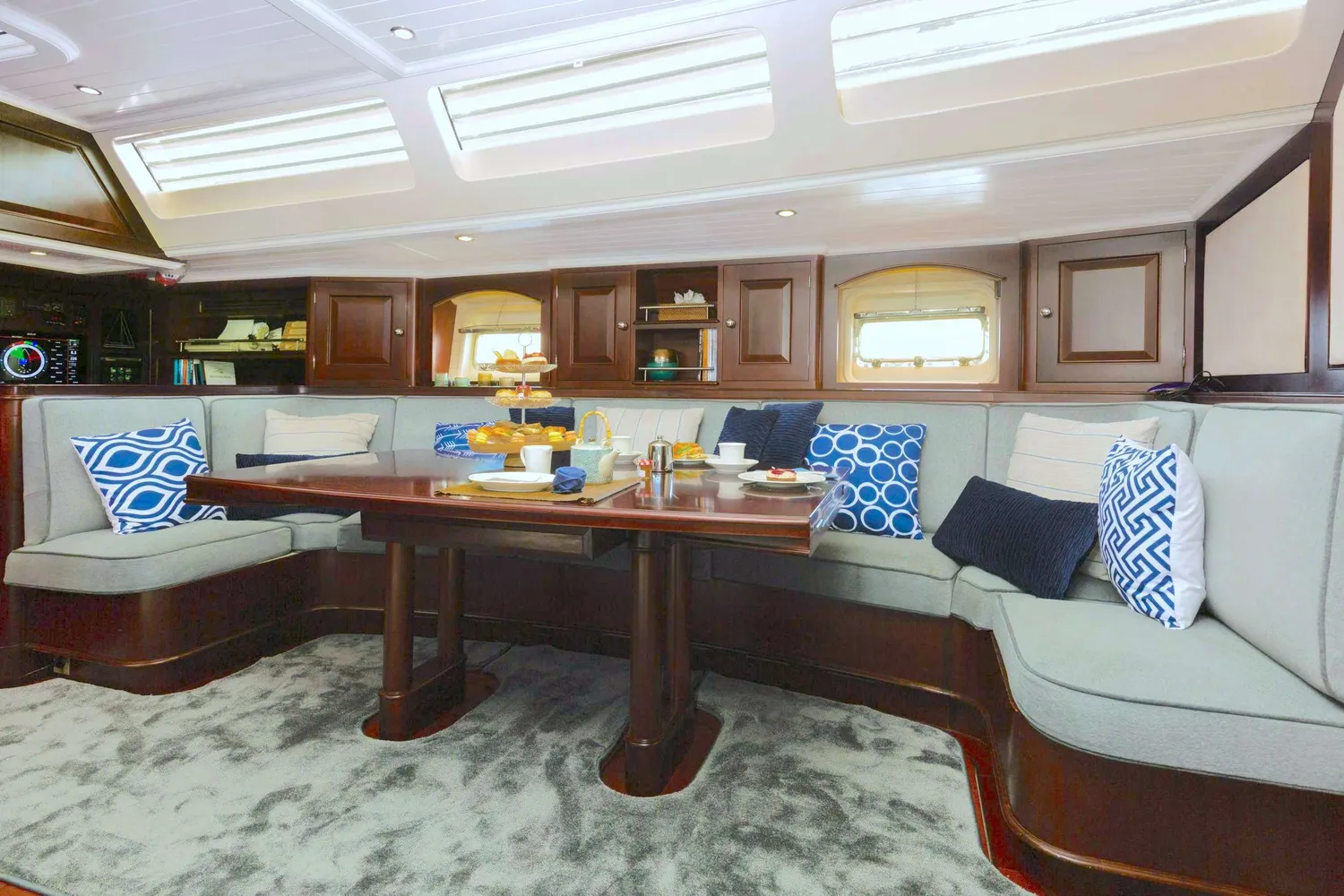 yacht-155835