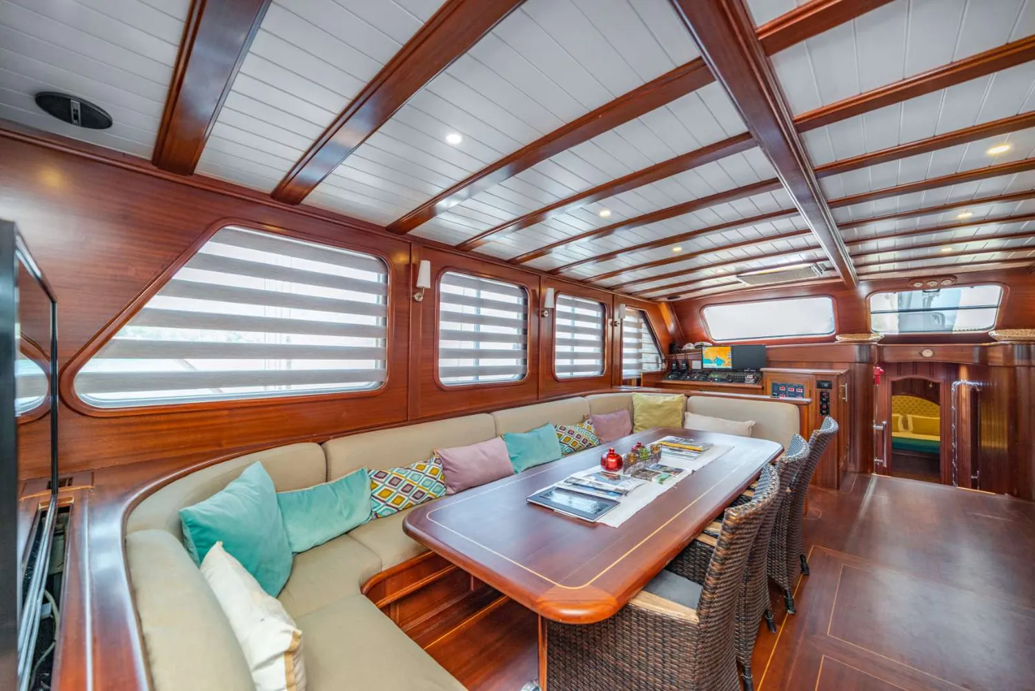 yacht-78470