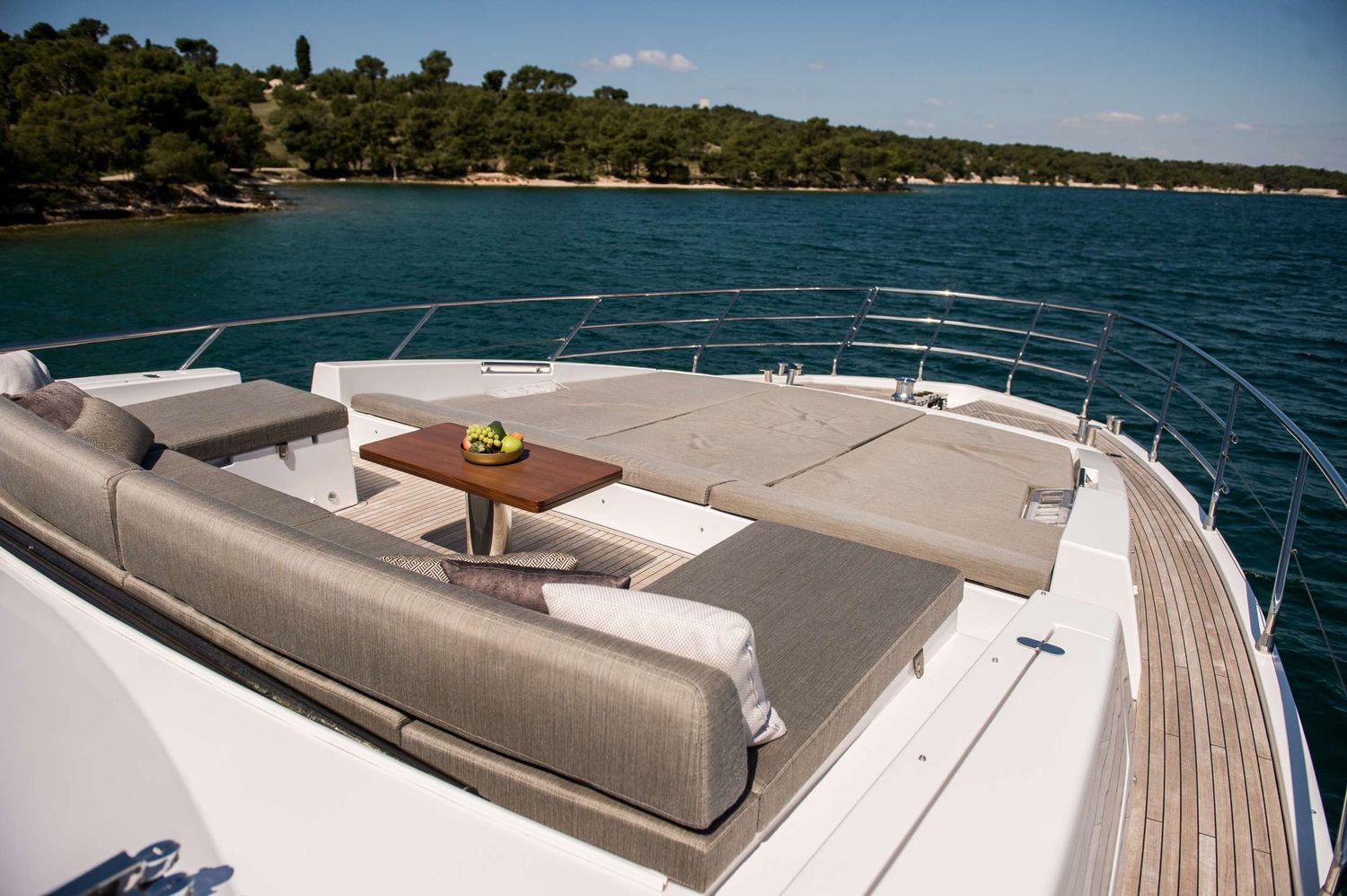 yacht-78963