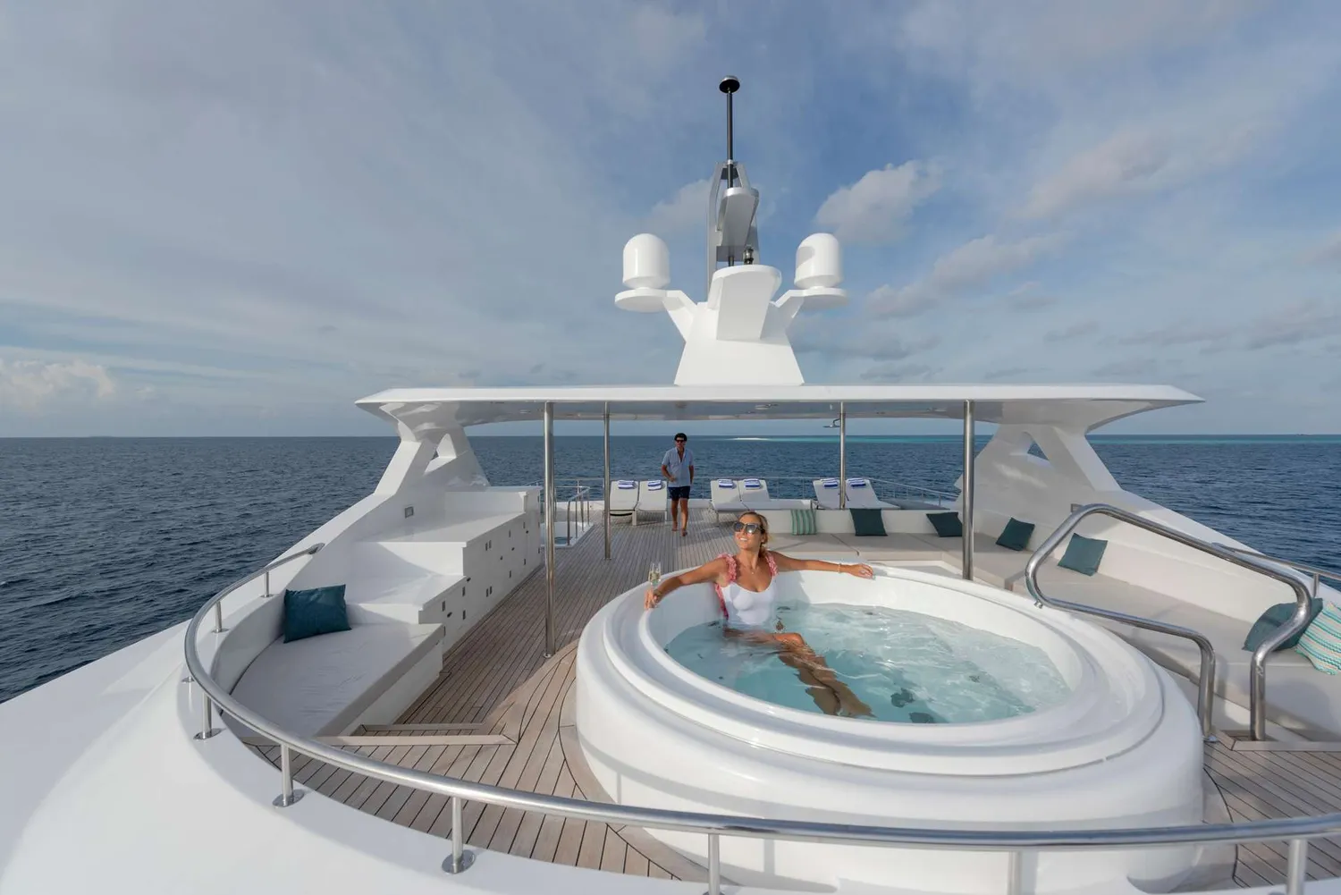 yacht-80203