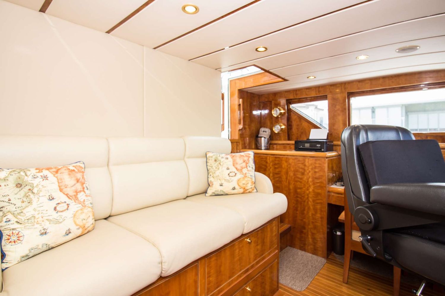 yacht-82117