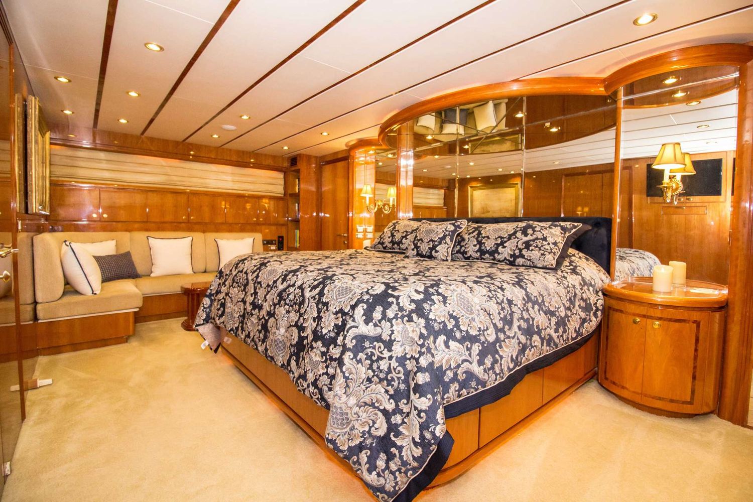 yacht-82108