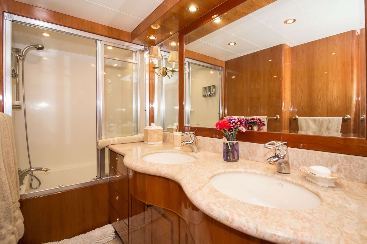 yacht-82110