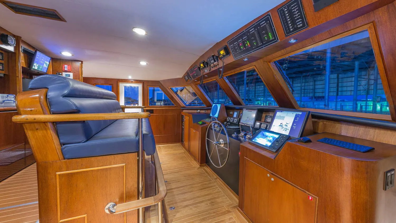 yacht-82687