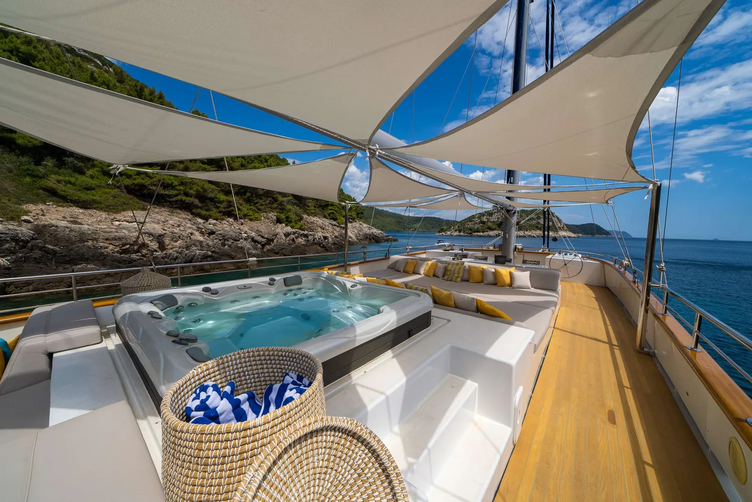 yacht-82882