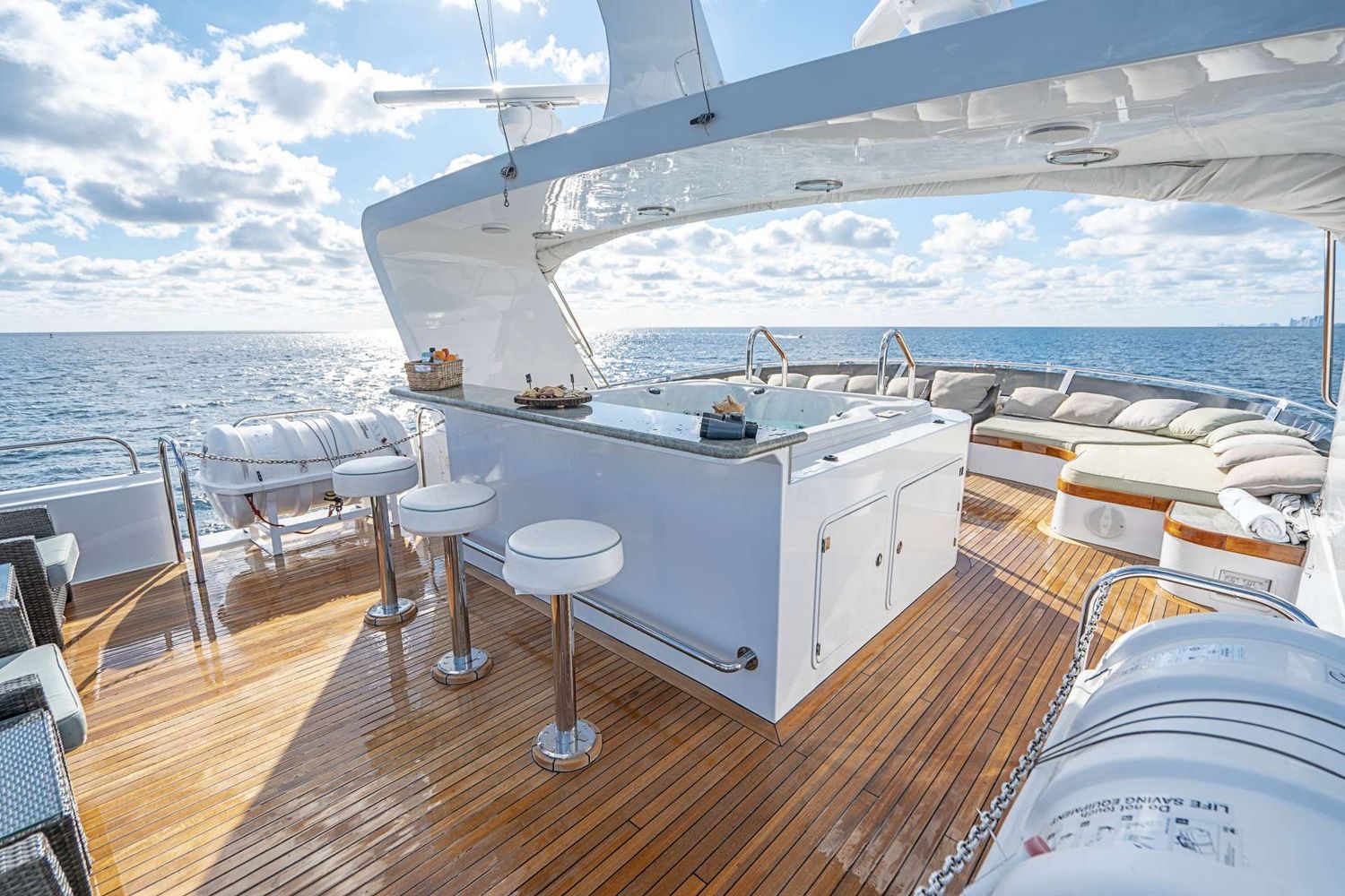 yacht-83180