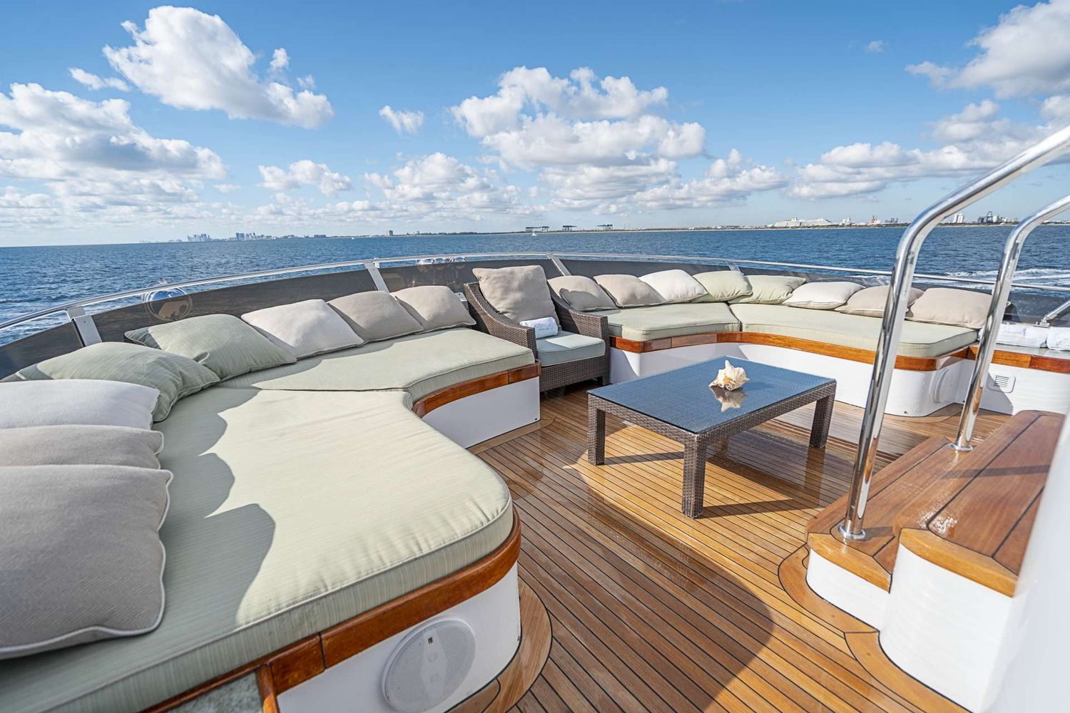 yacht-83181
