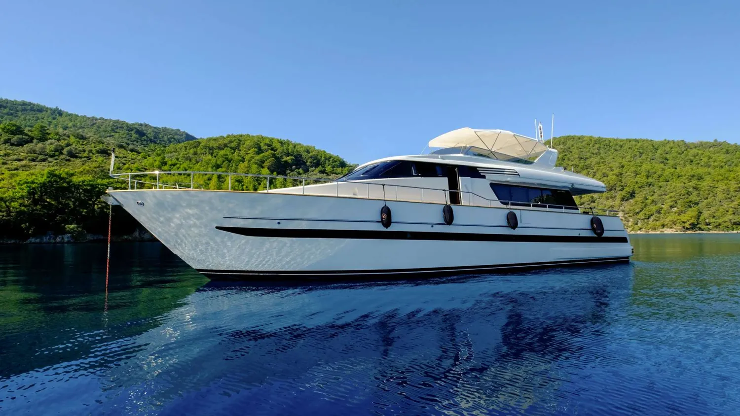 yacht-83943