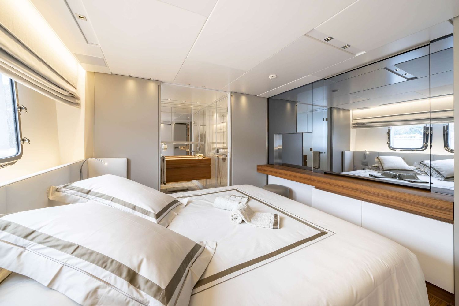 yacht-436001