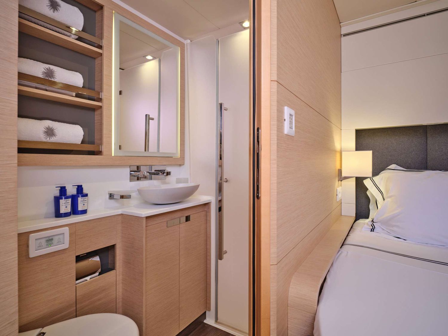 yacht-15976