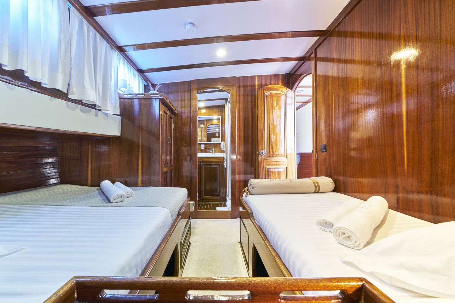 yacht-86703