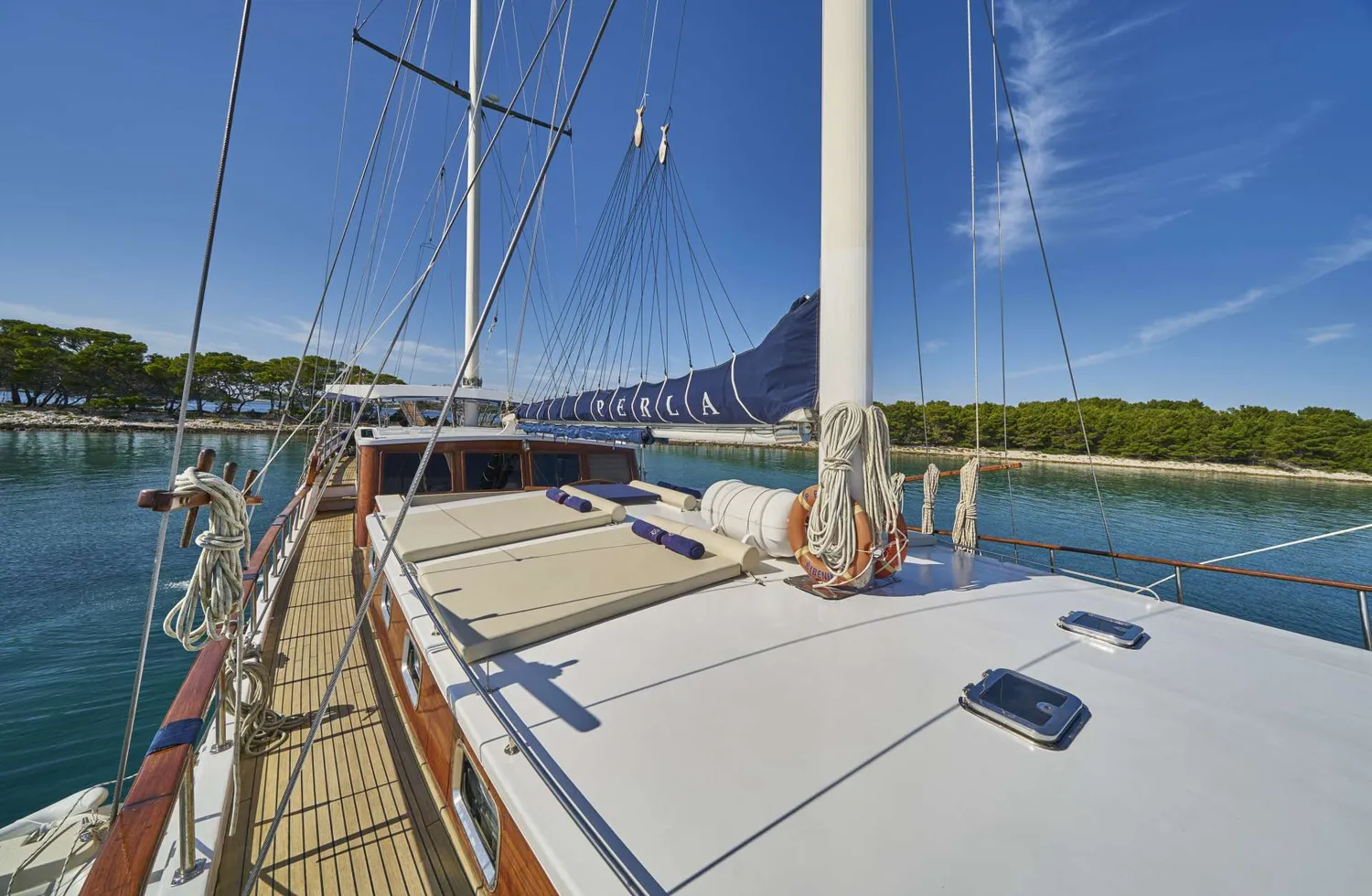 yacht-86692
