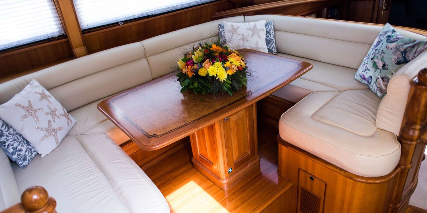 yacht-145298