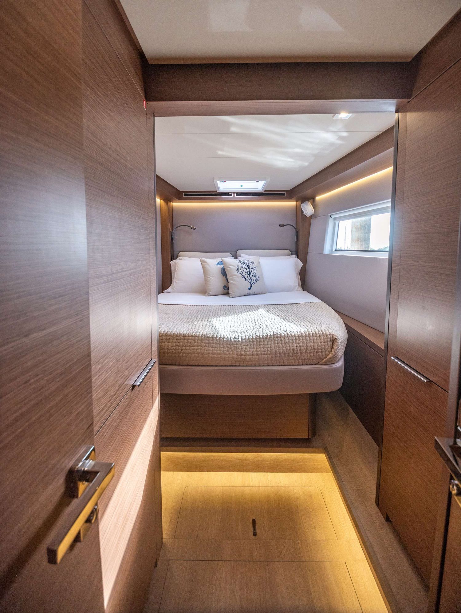 yacht-88144