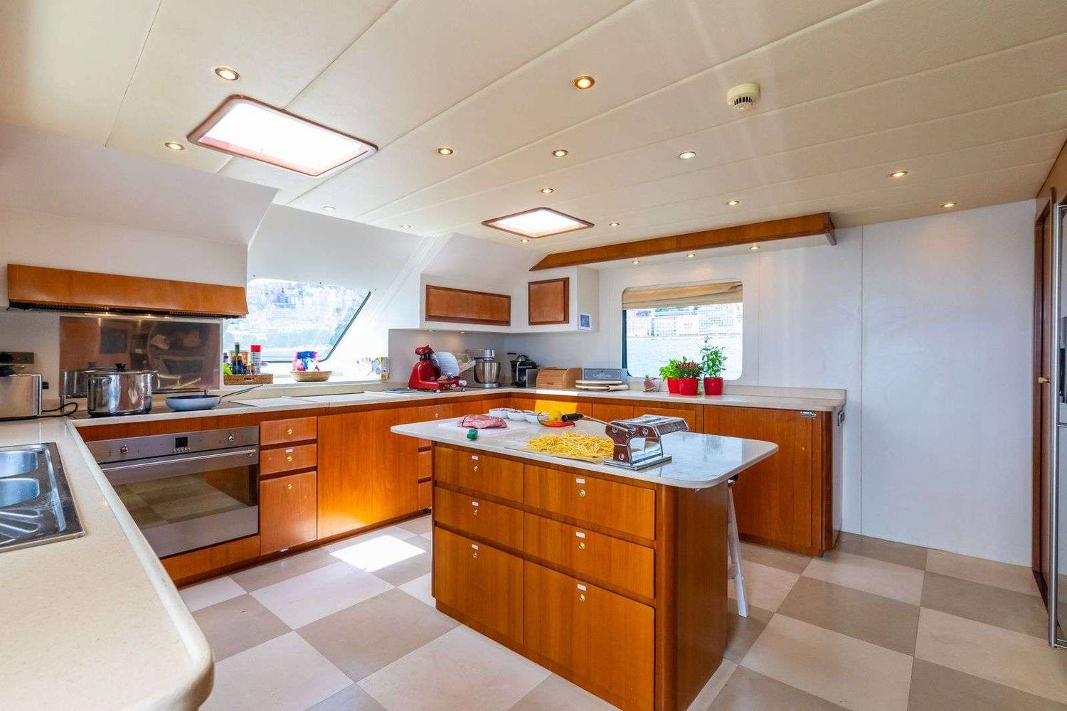 yacht-19761