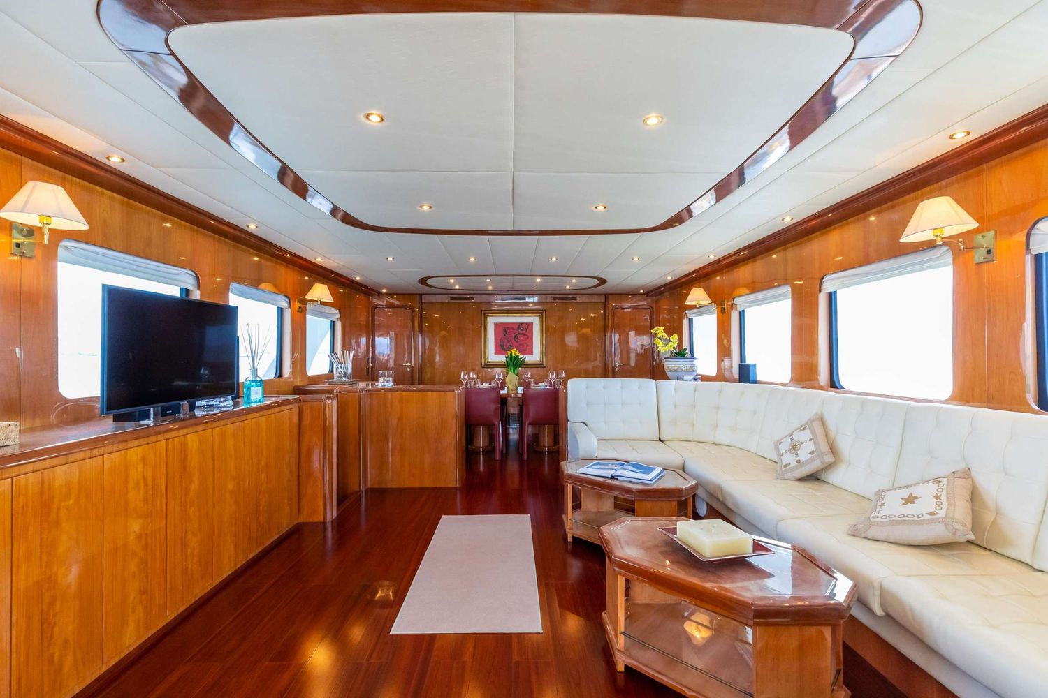 yacht-19762