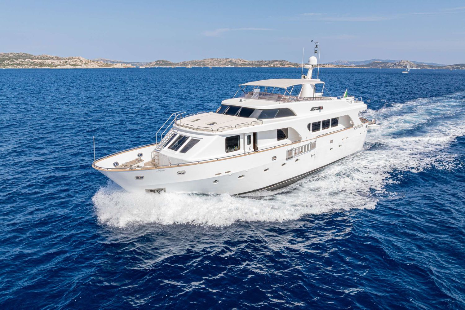 yacht-19744