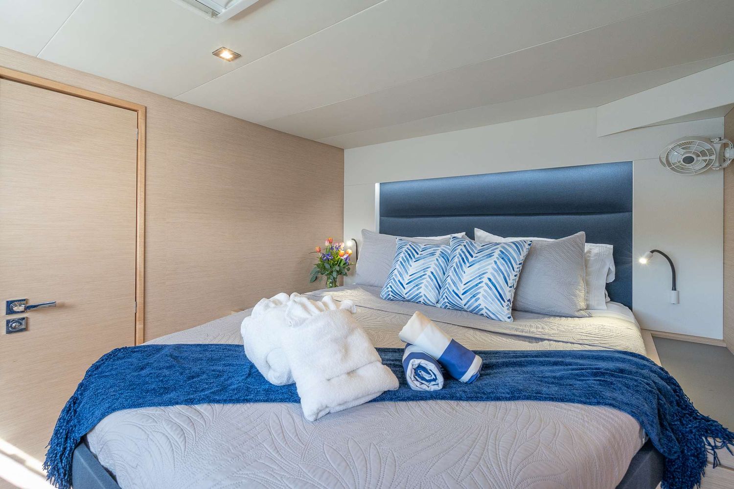 yacht-88975