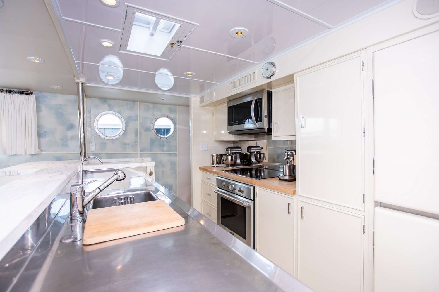 yacht-145462