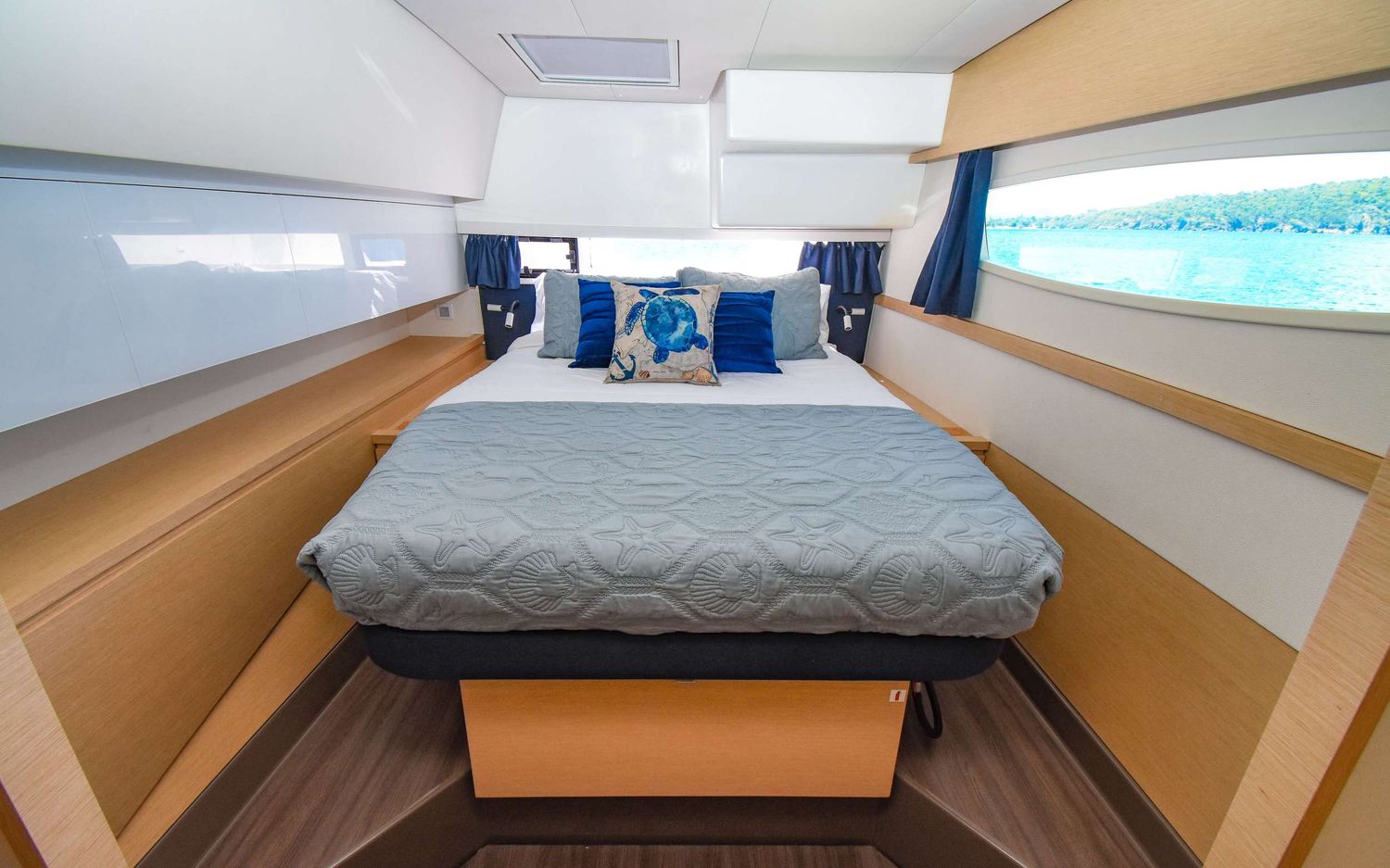 yacht-89470