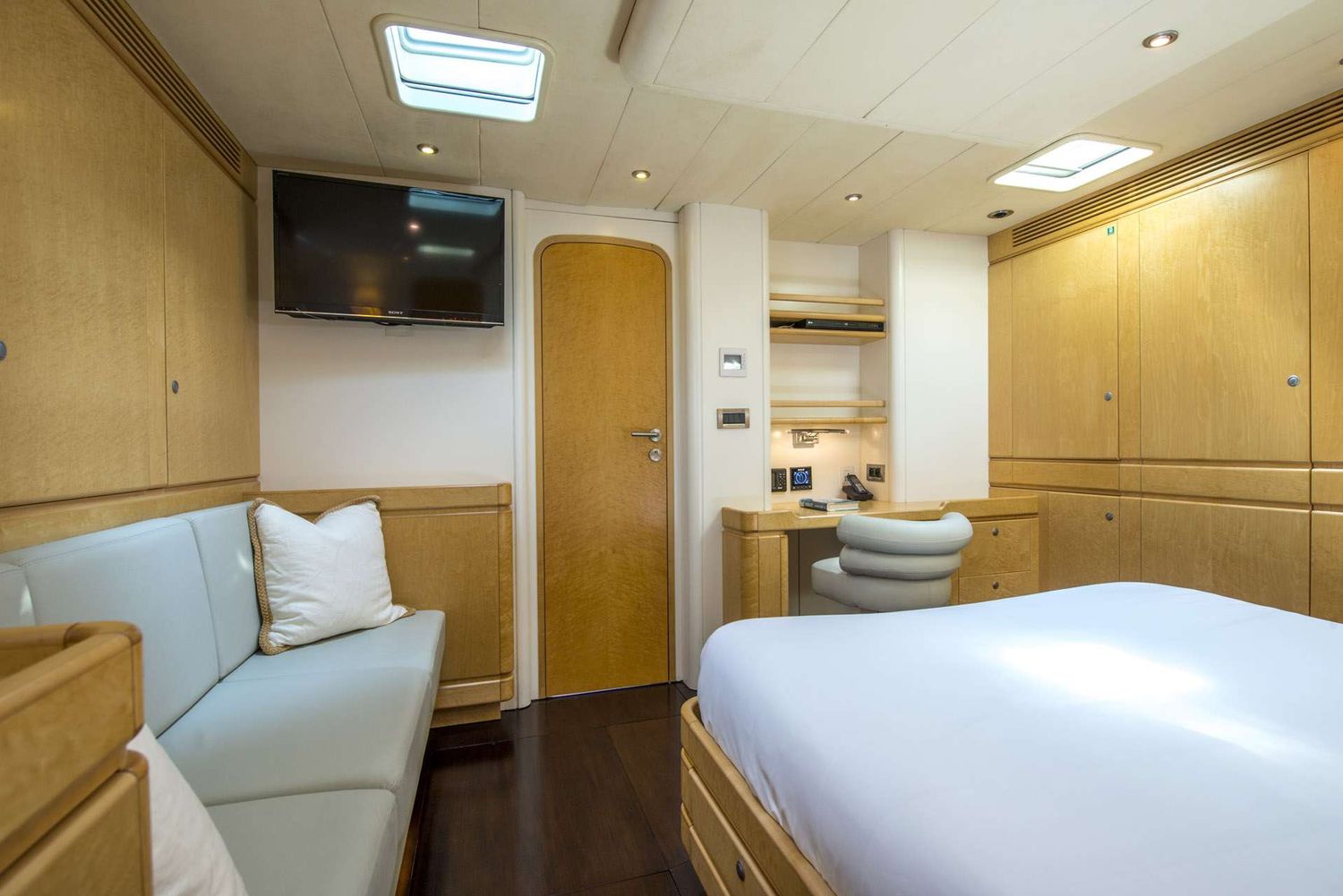 yacht-145521