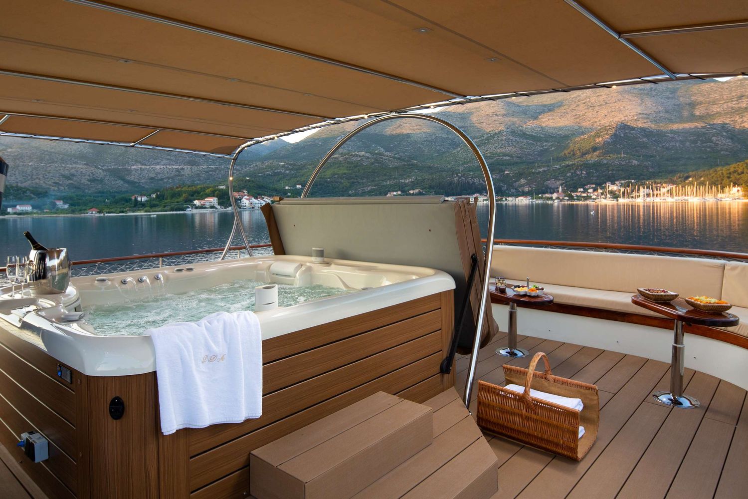 yacht-90464