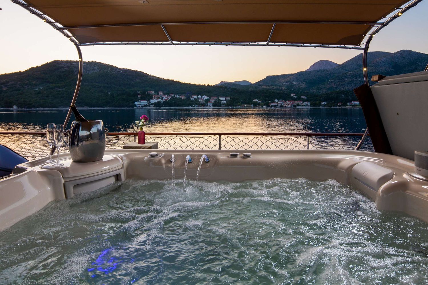 yacht-90465