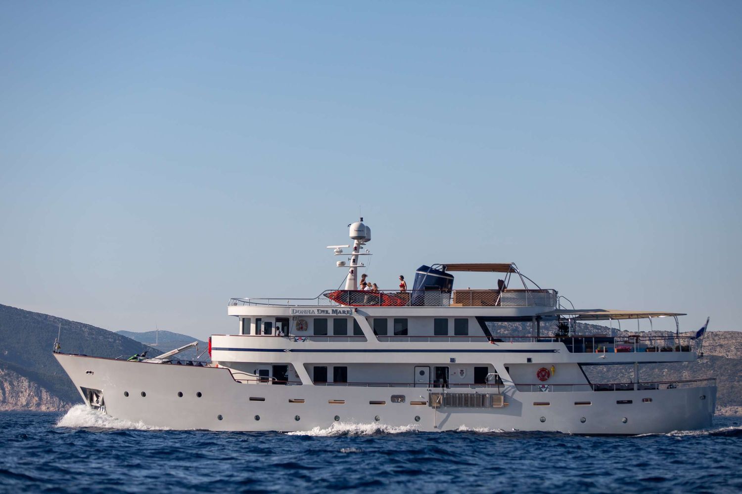 yacht-90468
