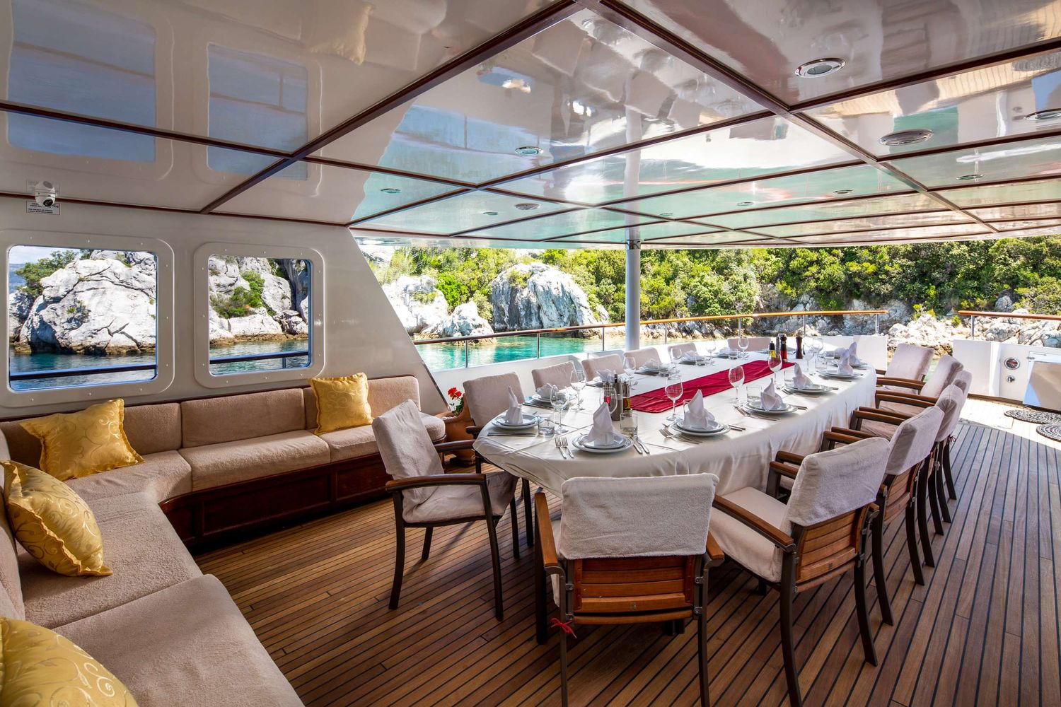 yacht-90454