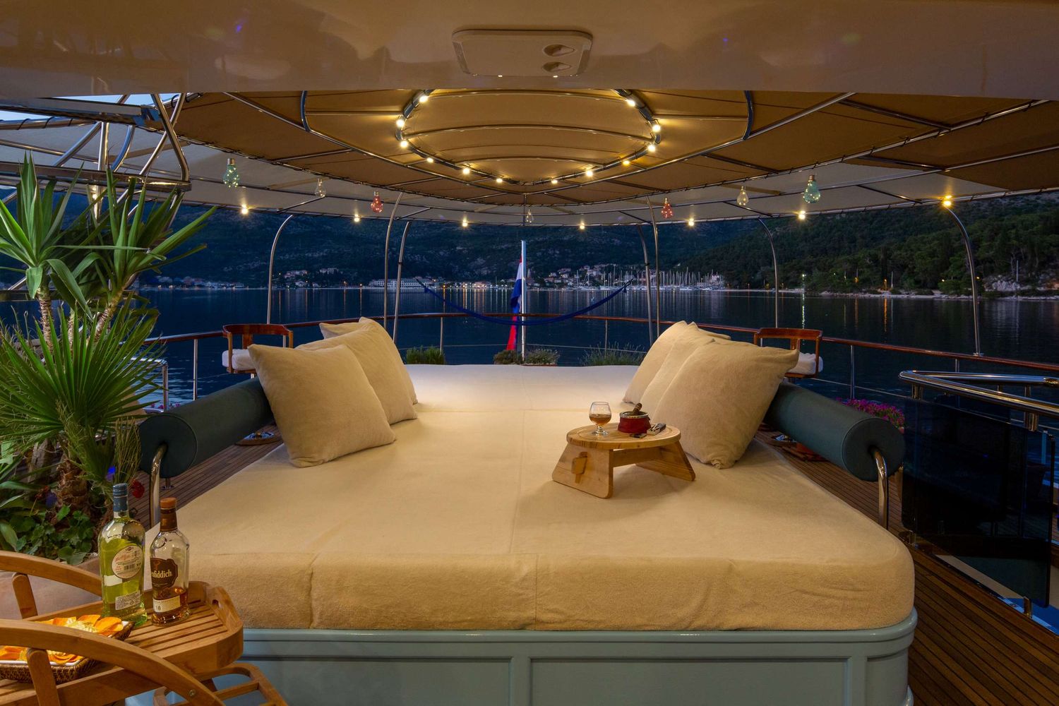 yacht-90455
