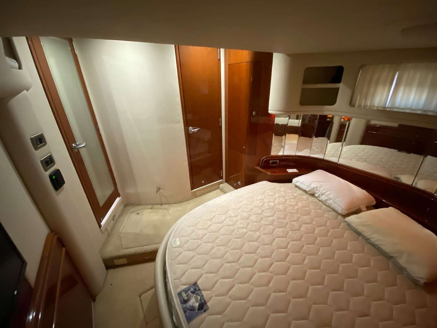yacht-90479