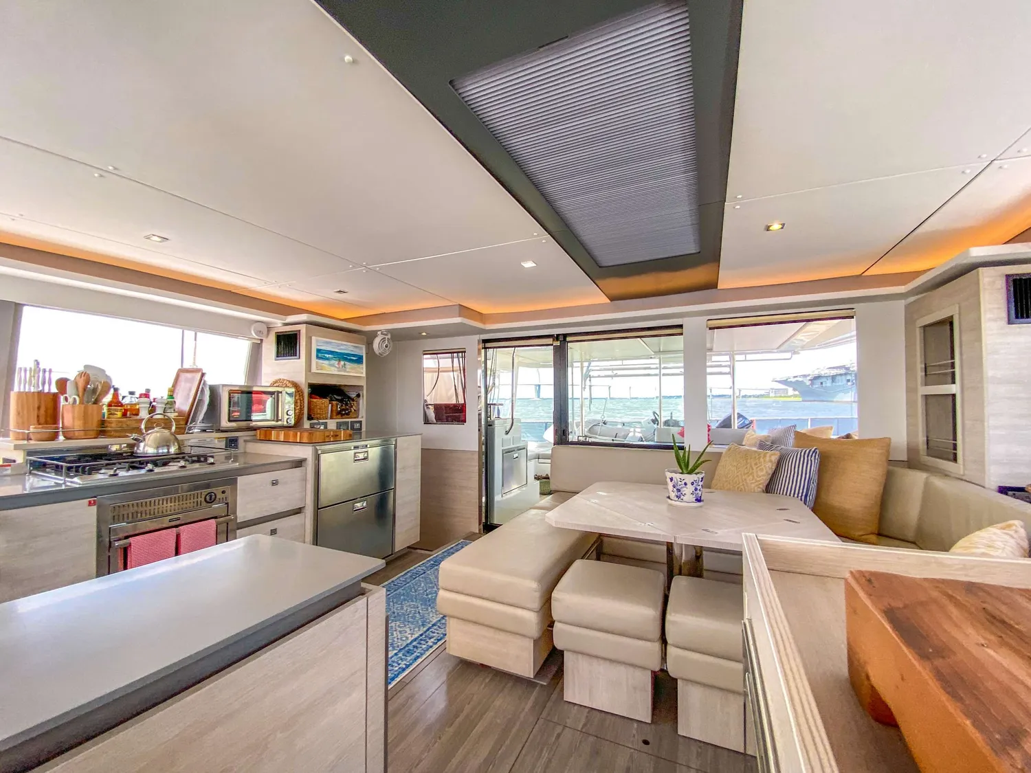 yacht-90704