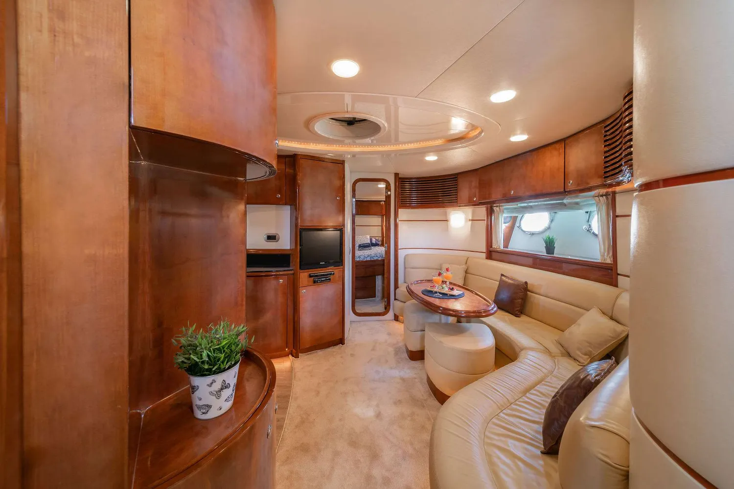 yacht-24681