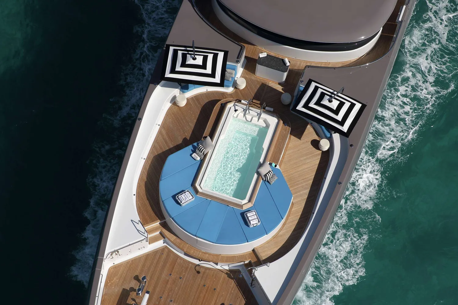 yacht-94374