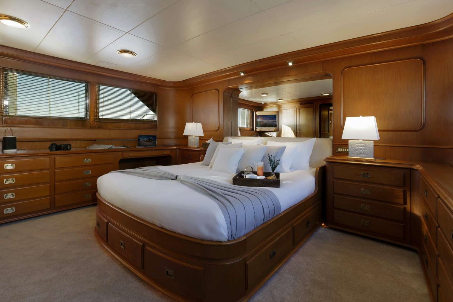 yacht-94838