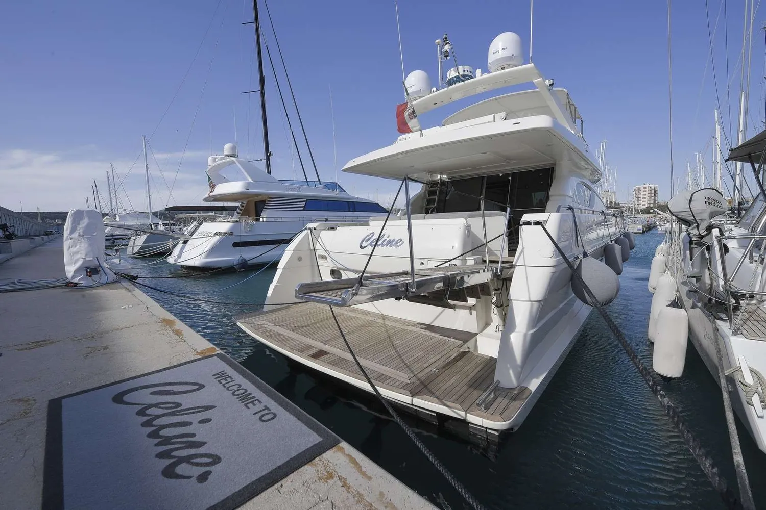 yacht-136199