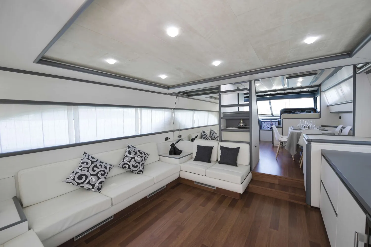 yacht-136200