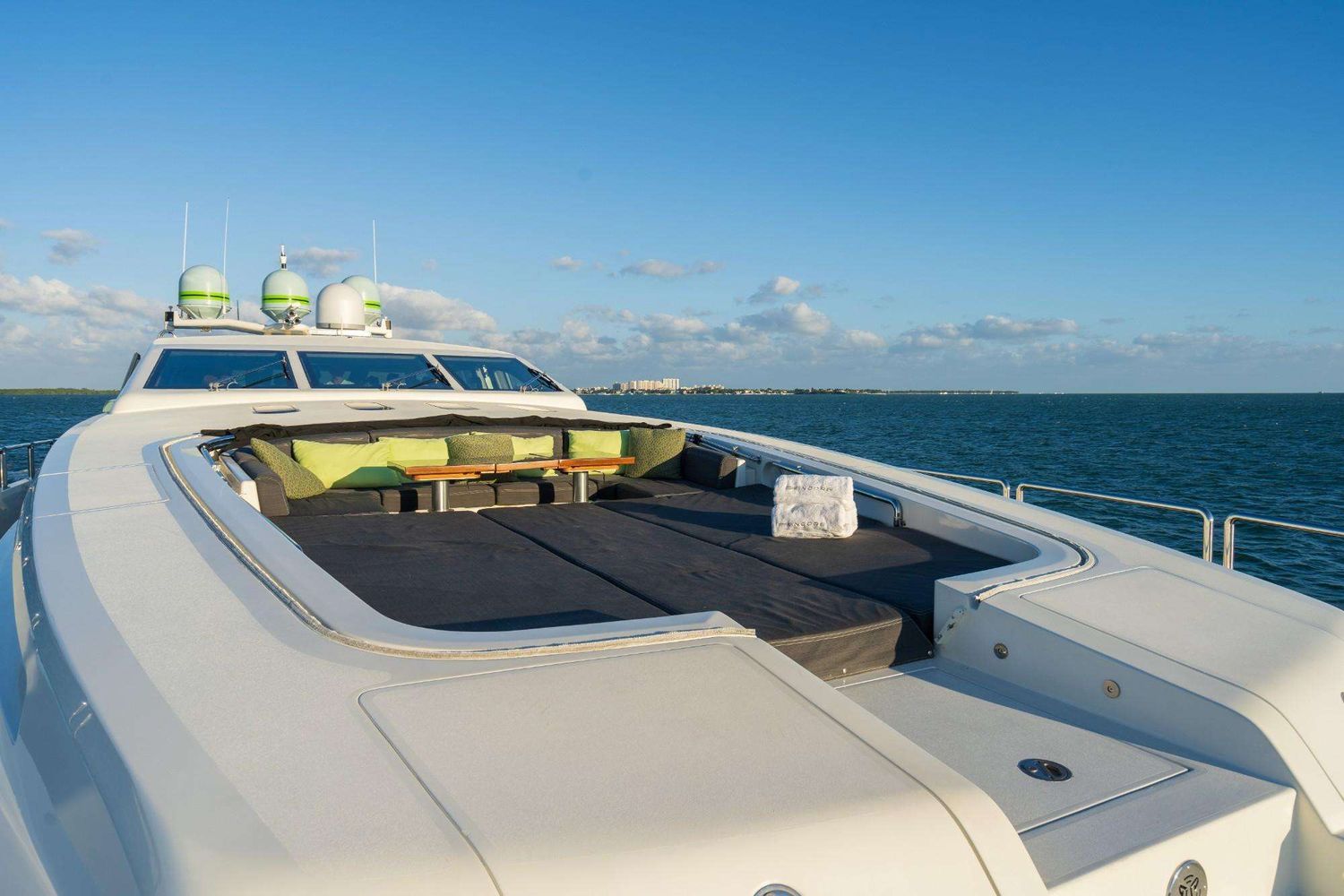 yacht-95210