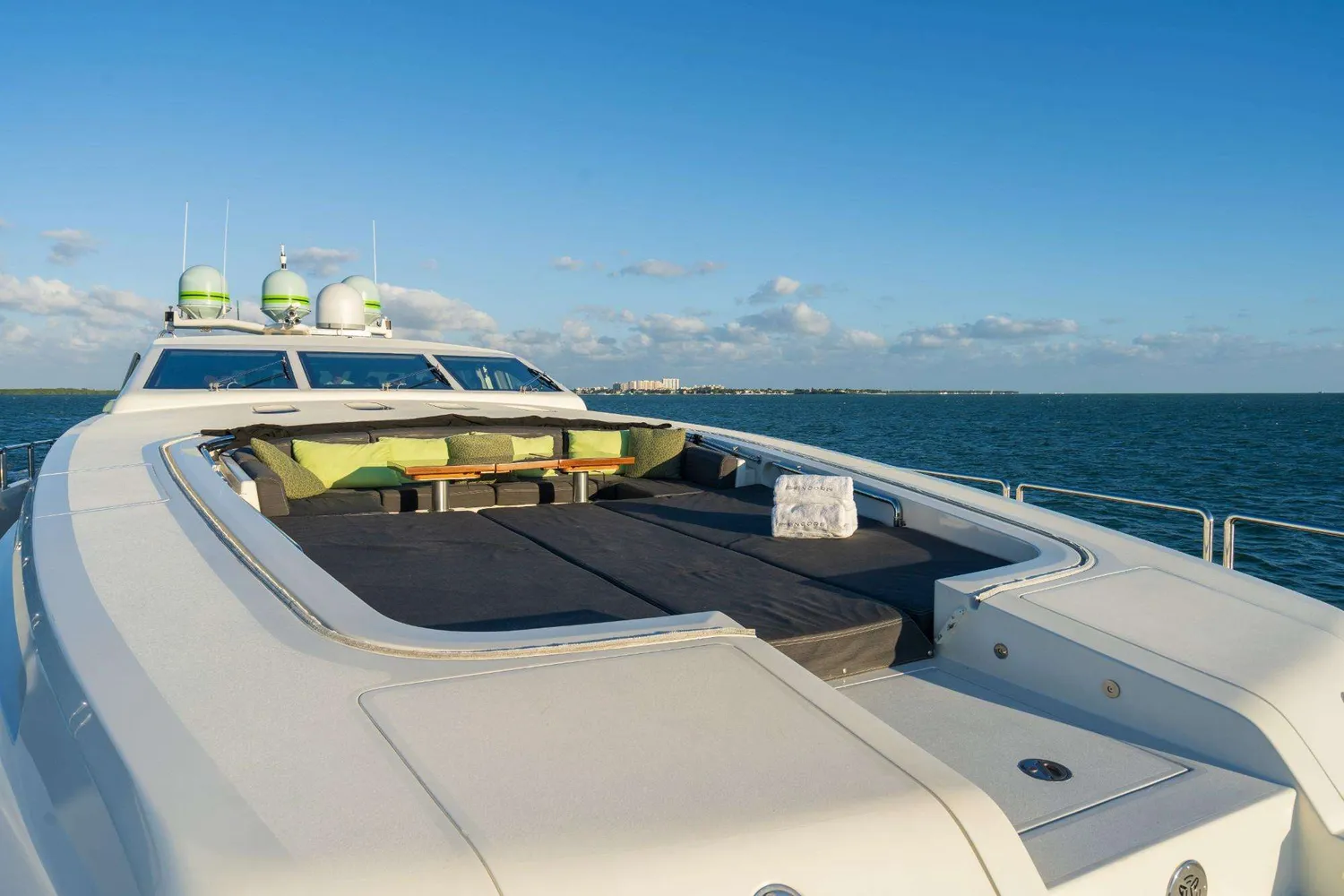 yacht-95210